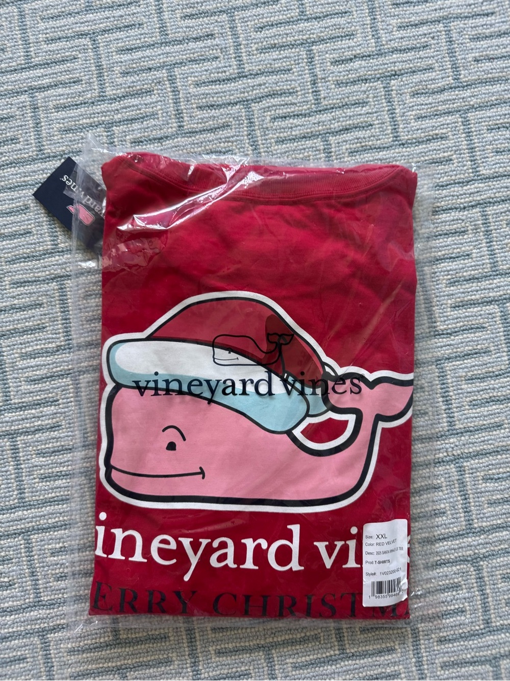 Vineyard Vines men’s' Red Whale Top